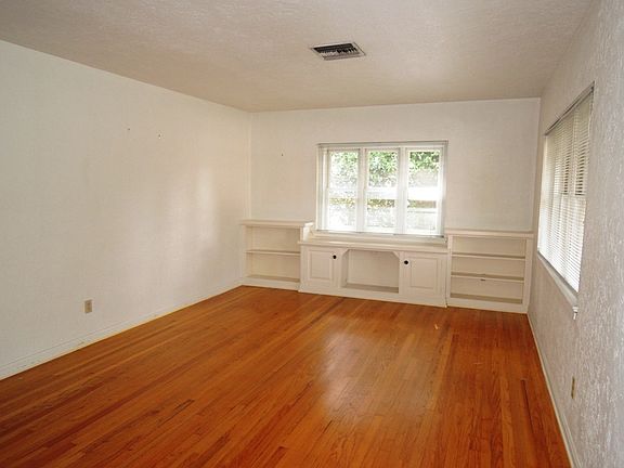 5th image of 1515 Pine Bluff Ave