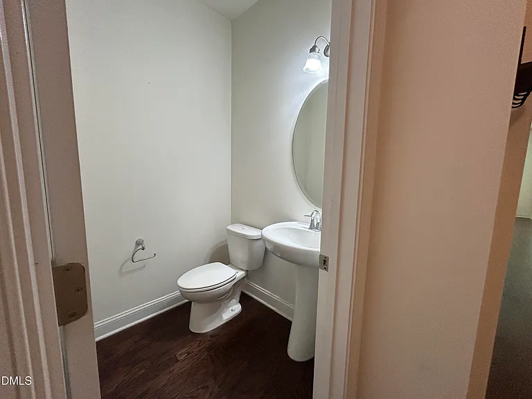 735 Lampwick Ln — Photo 11