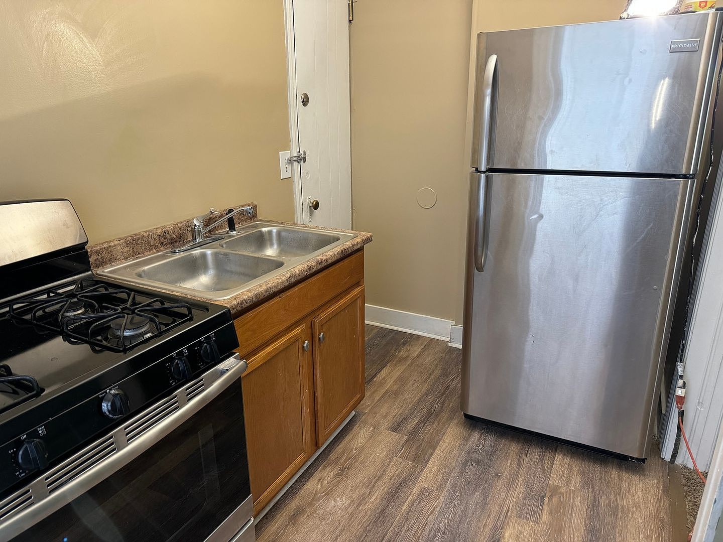 487 Alexander St APT 1, Rochester, NY 14605 | Zillow