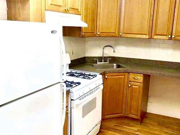 5th image of 45-42 40th St #2R