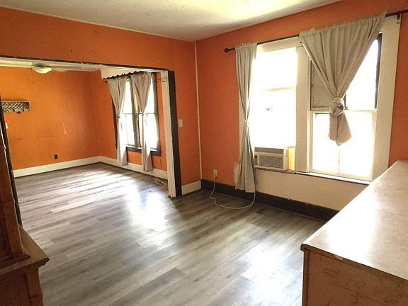 5th image of 2923 W 5TH Street