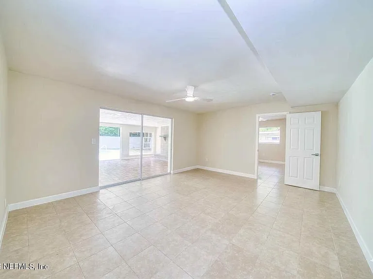2517 Palm Ave — Photo 43