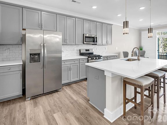 5th image of 2206 Bexar Trl