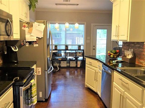 2nd image of 3524 Tilford Cir #10