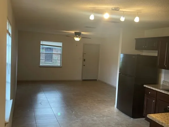 712 Lloyd Street A-D - A