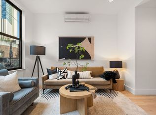 264 Water St #PHD, New York, NY 10038