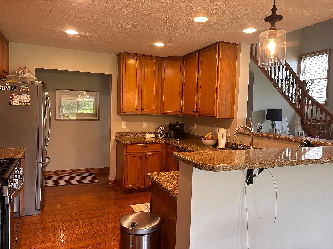 4 bed, 2670 sqft, $3,250 — Photo 2