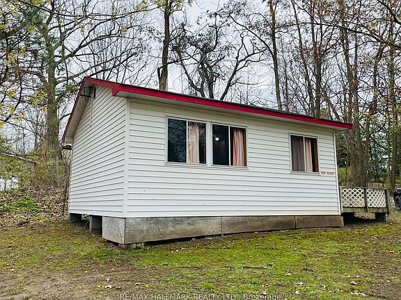 3rd image of 449 Island View Rd #102