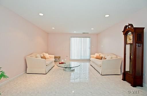2nd image of 4747 W Howard St #106A