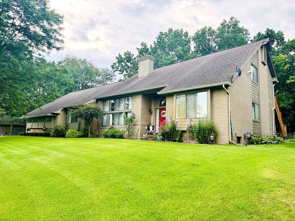 1st image of 2977 Woodland Dr