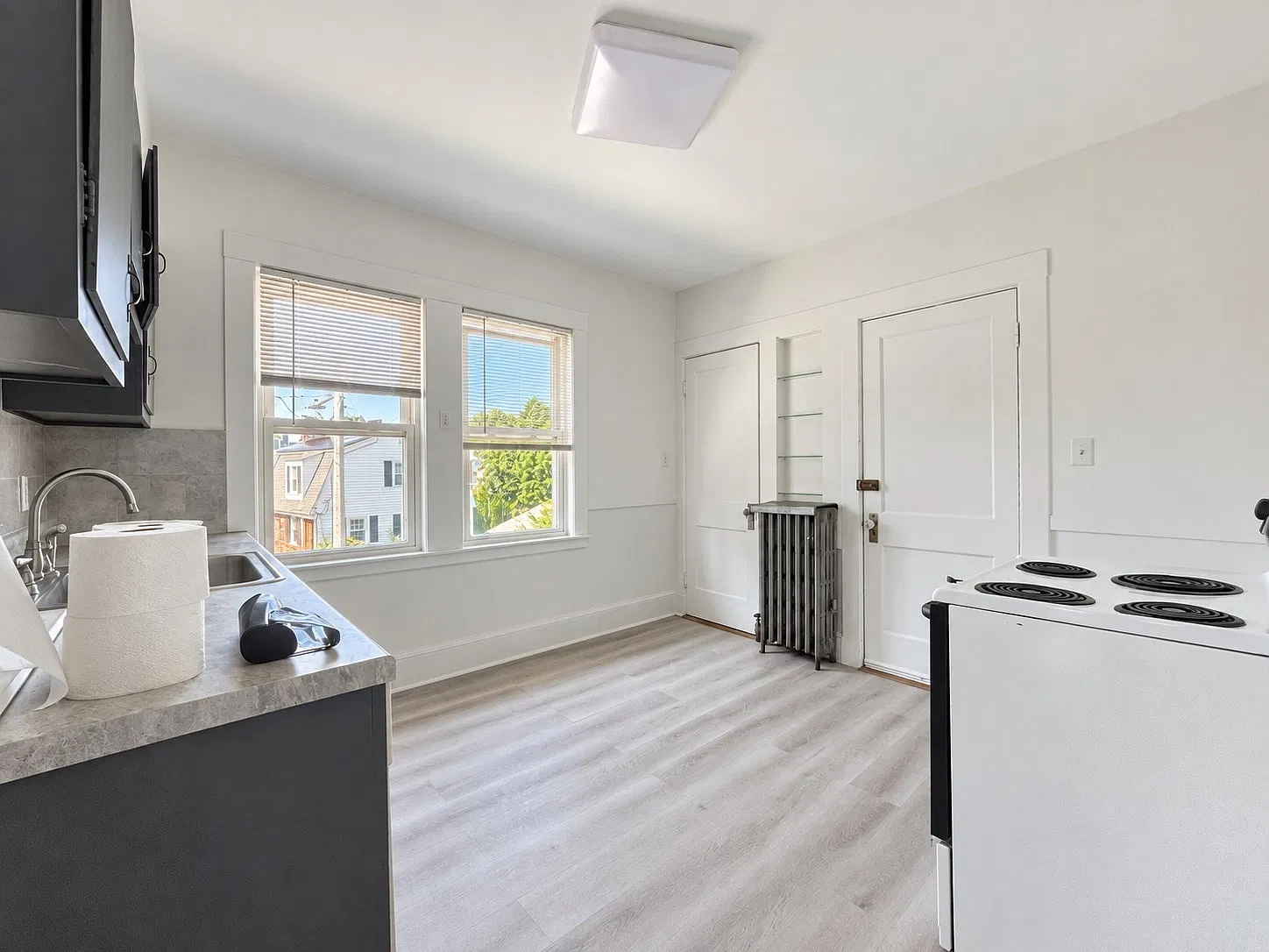 4 bed, 2.0 bath, 2000 sqft, $3,700 — Photo 3