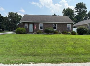209 E Park St, Camp Point, IL 62320