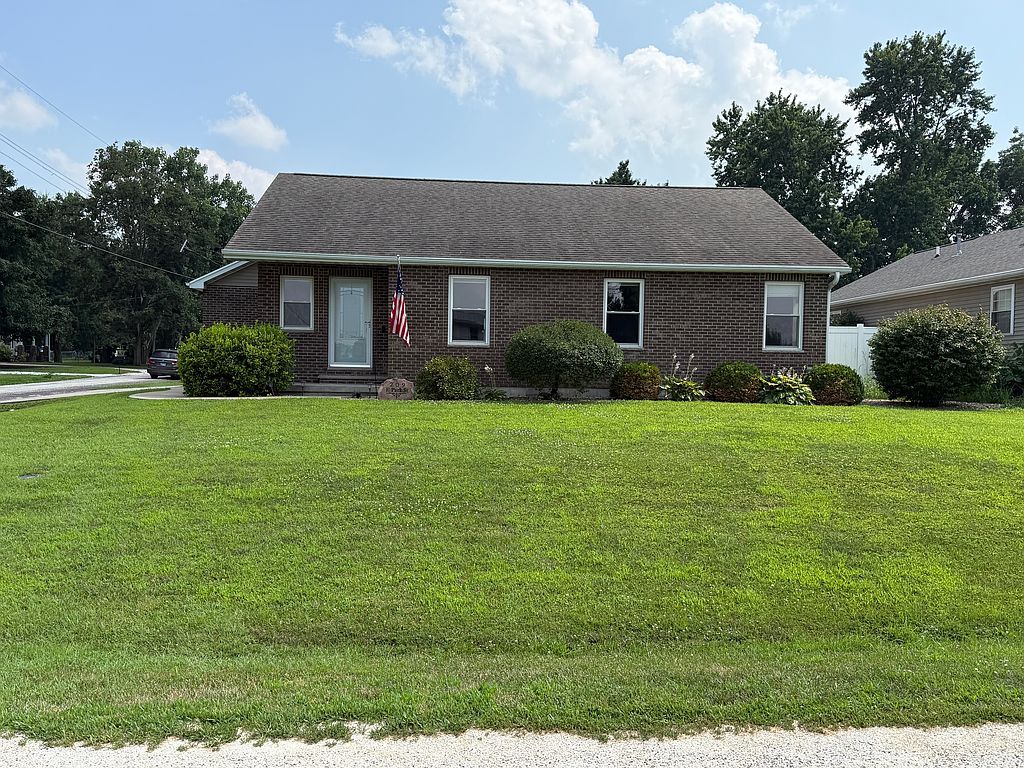 209 E Park St - Property Image