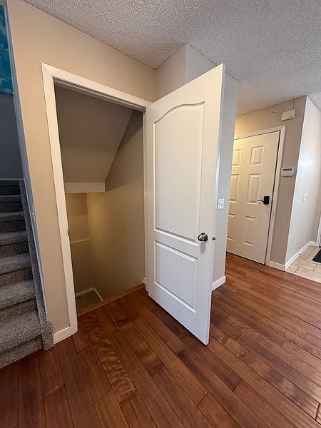Calgary Townhouse for rent - 3 Bedrooms — photo 25
