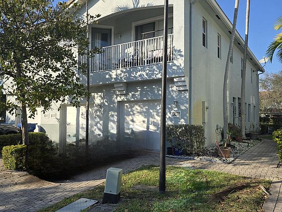 2nd image of 3037 Laurel Ridge Circle