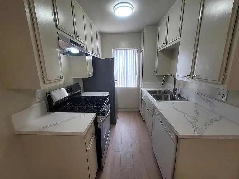 3731 S Canfield Ave #2 — Photo 2
