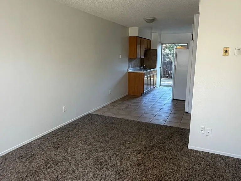 2011 Parker Pl — Photo 5