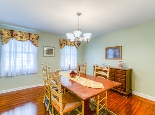 9347 Sandler Cir, Urbandale, IA 50322