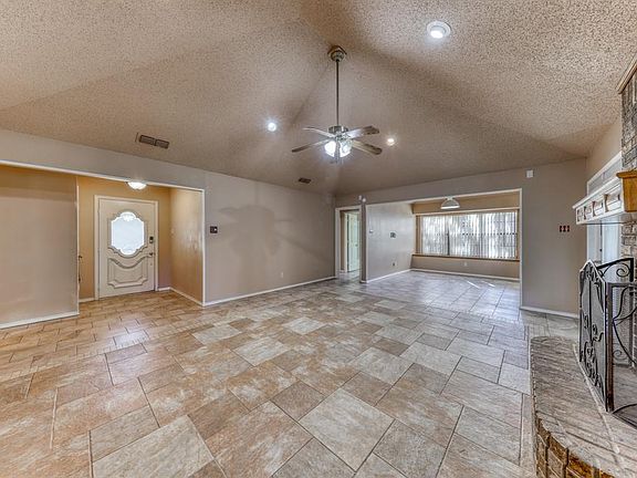 5th image of 123 Camelot Dr