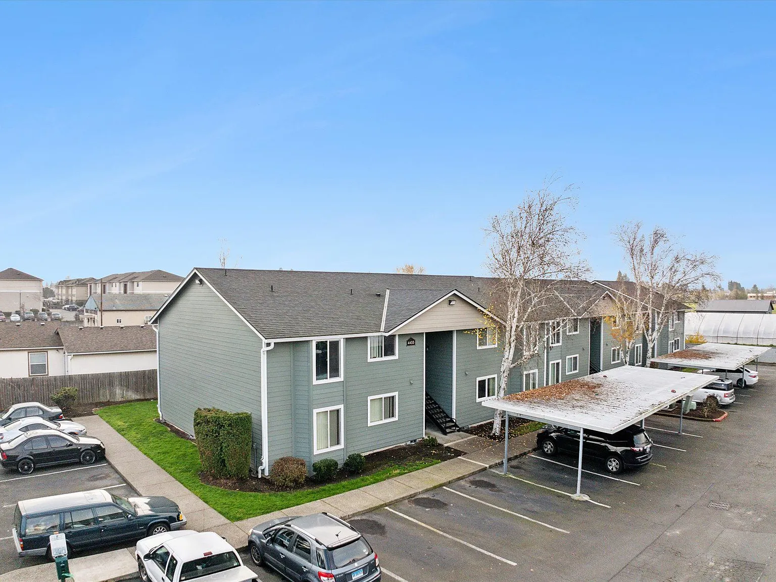 Oak Park Village Apartments — Photo 3
