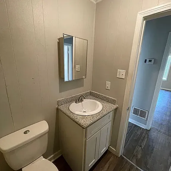 6352 Diamond Ave — Photo 9