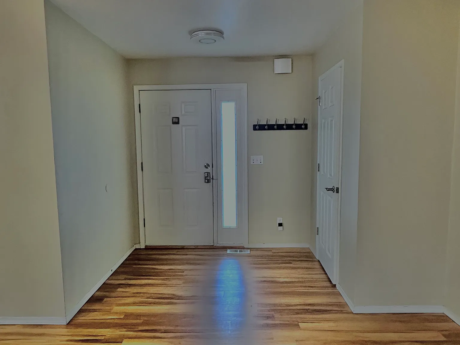 4 bed, 1.5 bath, 1450 sqft, $2,300 — Photo 4