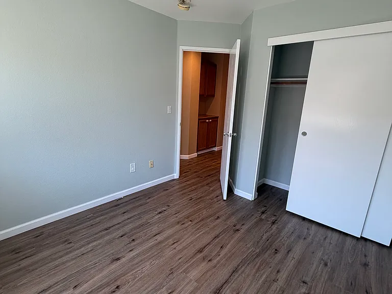 5740 Caprice Cmn — Photo 14
