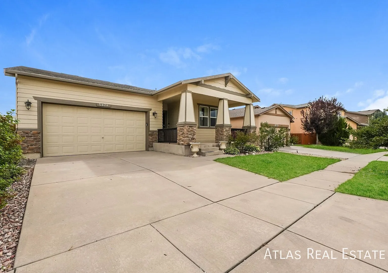 2 Weeks Free Rent Plus Free 55" Tv If Moved In By 9/15! Available Now! || Stunning 4 Bed 4 Bath W... — Photo 3