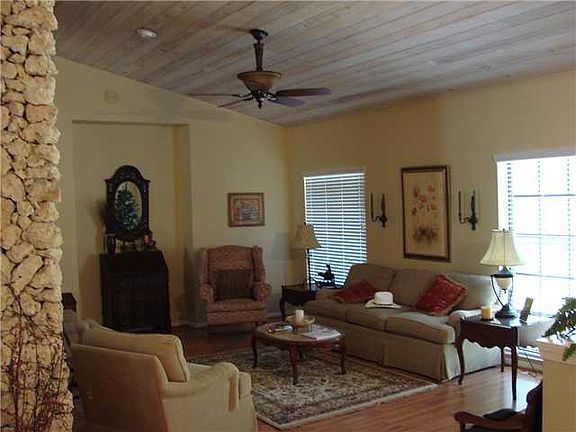 Home For Sale In Heritage Oaks