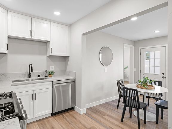 5th image of 3586 Hatteras Ave