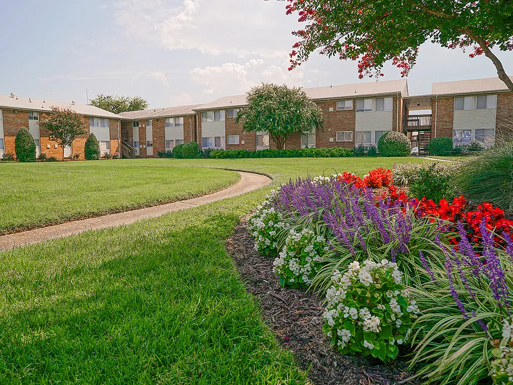 Andover Apartments — Photo 2
