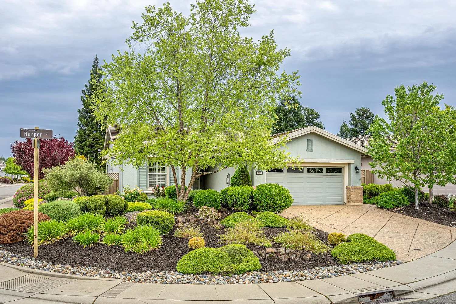 203 Harper Ct photo 1