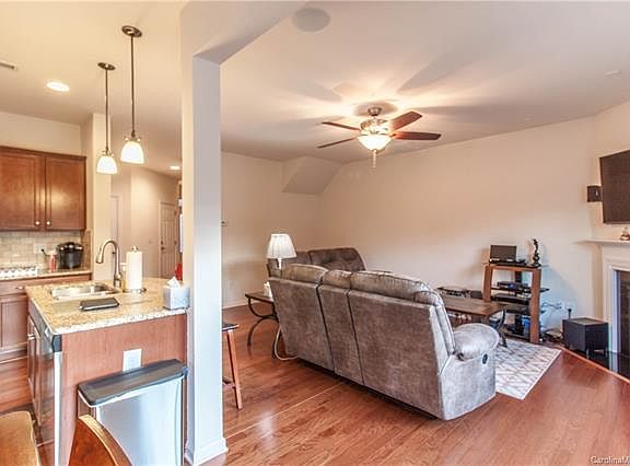 5th image of 116 Dellbrook St Unit E