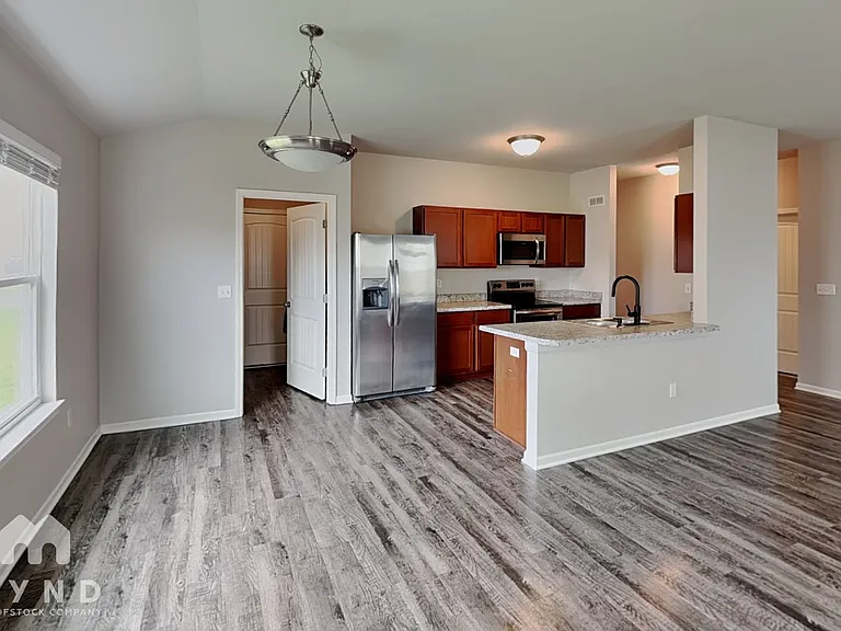 742 S Cypress St — Photo 6