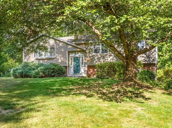 18 Harriman Rd, Merrimac, MA 01860