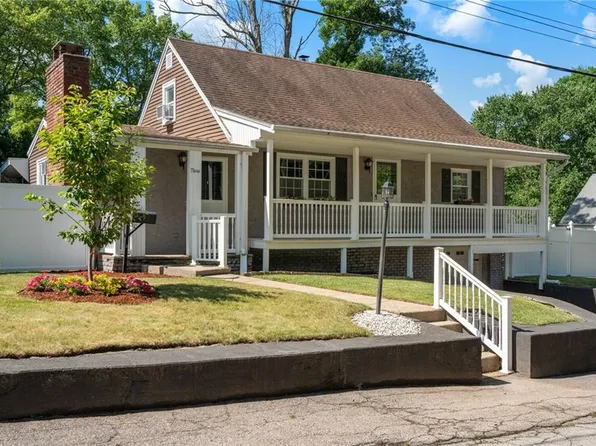 9 Rebecca St, Coventry, RI 02816