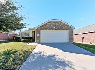 6336 Stone Lake Dr, Fort Worth, TX 76179