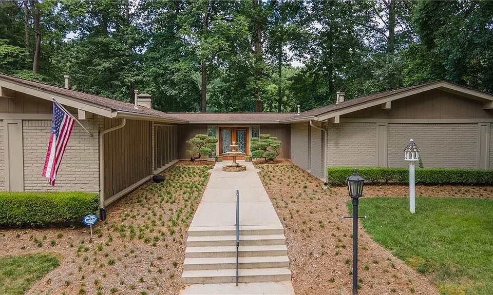 1st image of 3623 Sunderland Cir NE