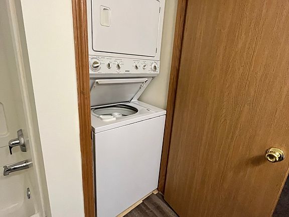 5th image of 155 W Oak Leaf Dr #13