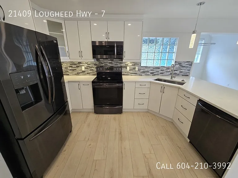 21409 Lougheed Hwy #7 — Photo 1