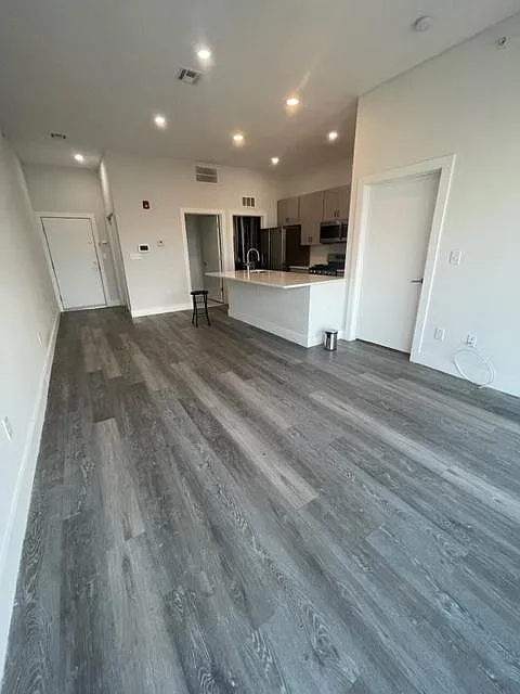1 bed, 1.5 bath, $2,095 — Photo 2