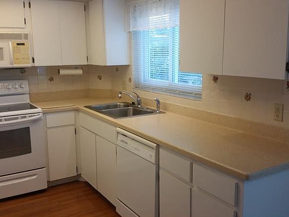 5th image of 2231 Utopian Dr E APT 121