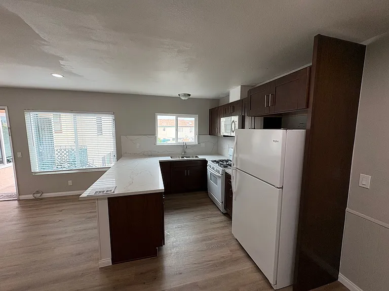 4216 Euclid Ave #7 — Photo 5