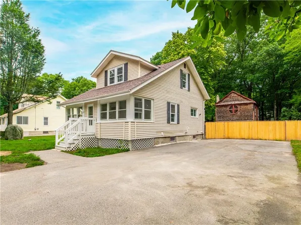 2 Arcade St, Johnston, RI 02919