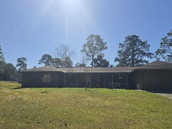 607 Masters Blvd, Brookeland, TX 75931