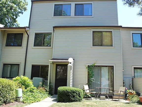 4th image of 1400 Cedarwood Dr APT B