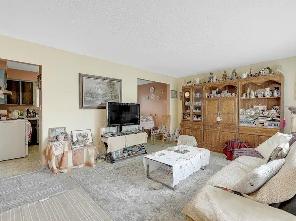 9002 Ben Nevis Cres, Surrey, BC V3V 6K5