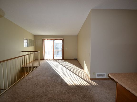 5th image of 815 Parkside Dr