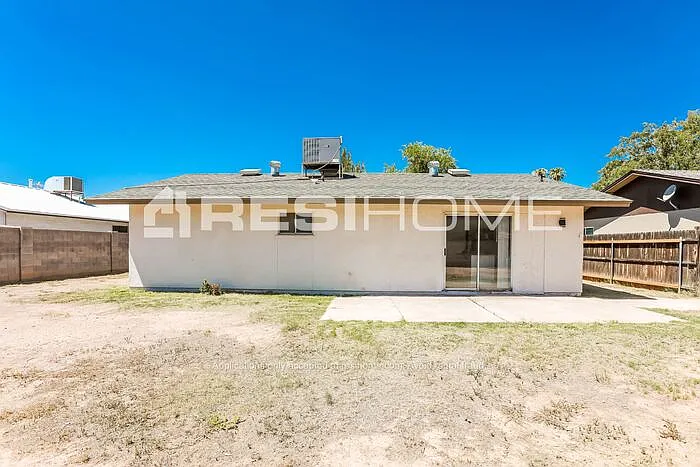 623 S San Jose — Photo 14