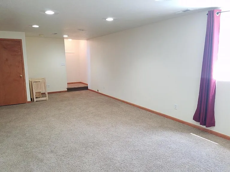 214 E Iowa Ave — Photo 20